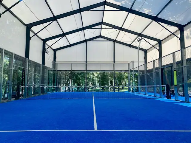 Lapangan padel indoor Padel Zone
